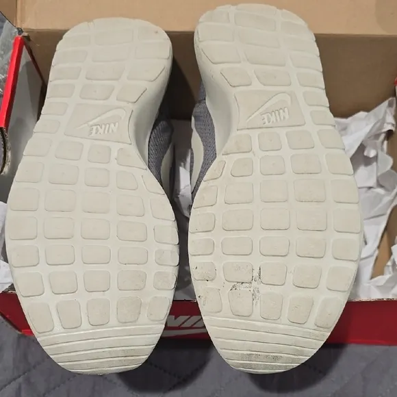 Nike ROSH Gray Sneakers