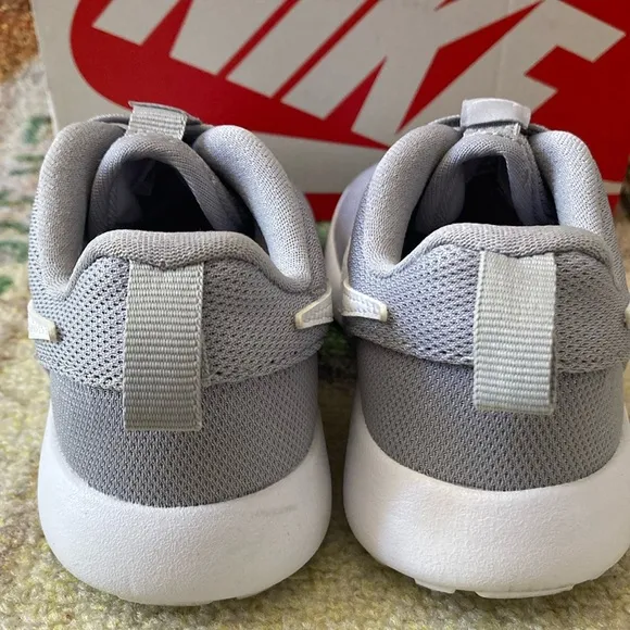 Nike Roshe One (TDV) Sneakers Size 9C Wolf Grey White