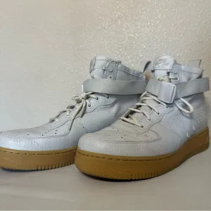 Nike SF Air Force Mid Sneakers - Vast Grey and Gum Sole