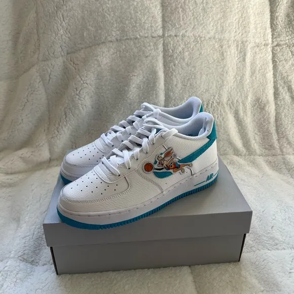 NIKE SNEAKERS X SPACE JAM COLLAB
