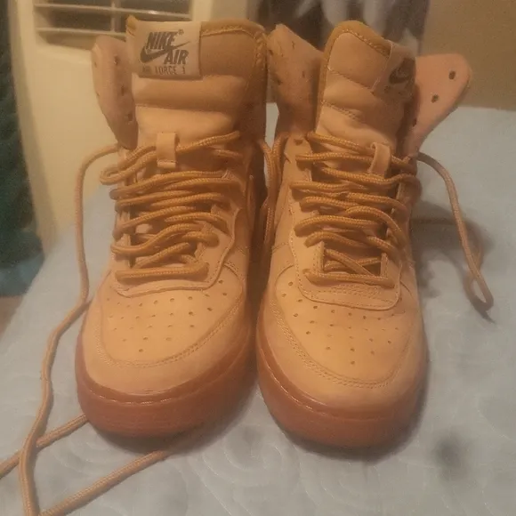 Nike Tan Sneakers High-Top Air Force 1