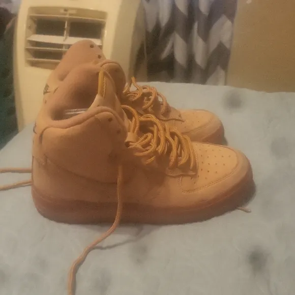 Nike Tan Sneakers High-Top Air Force 1