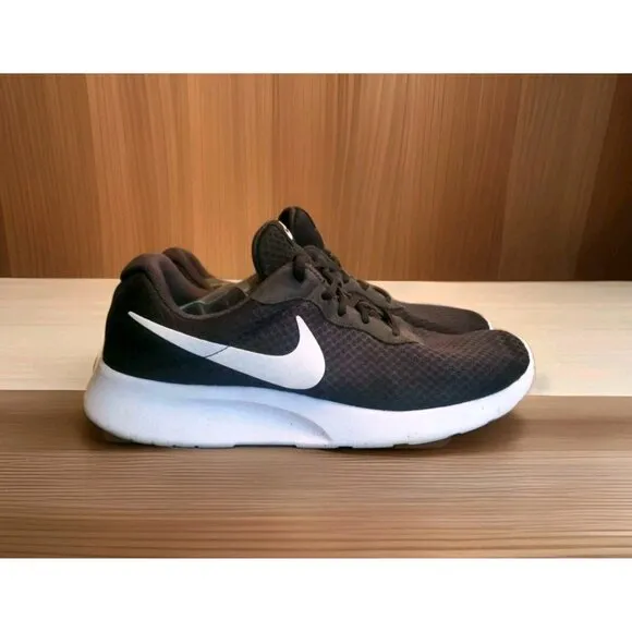 Nike Tanjun Athletic Shoes Sneakers Men's Size 13 Black