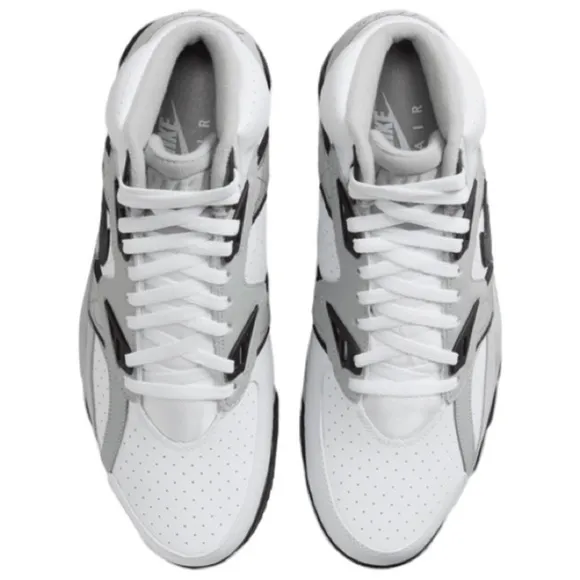 Nike White and Black Sneakers with Air Technology