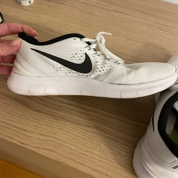 Nike White and Black Sneakers