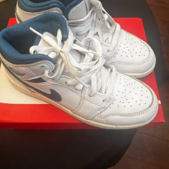 Nike White and Blue Sneakers with Low-Top Design