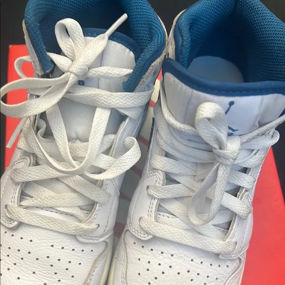 Nike White and Blue Sneakers with Low-Top Design