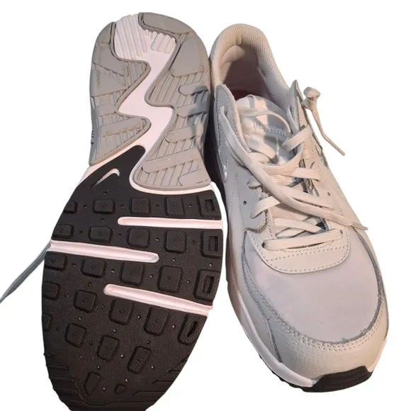 Nike White and Pink Sneakers with Air Cushioning
