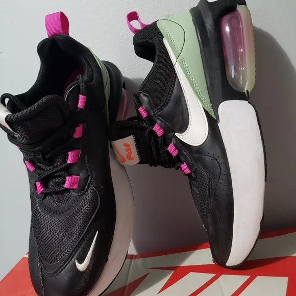 Nike Women Black and Green Sneakers