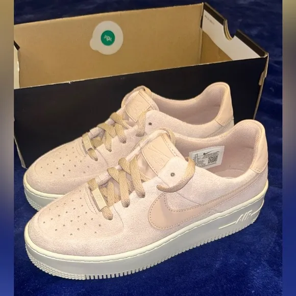 Nike Women's Air Force 1 '07 Shoes