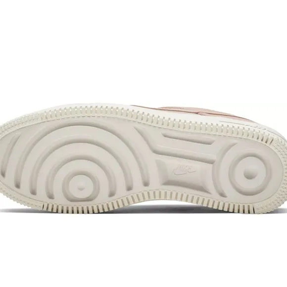 Nike Women's Air Force 1 '07 Shoes