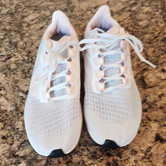 Nike Womens Air Zoom Pegasus 37 - Pale Ivory / Barely Volt - Sz: 10