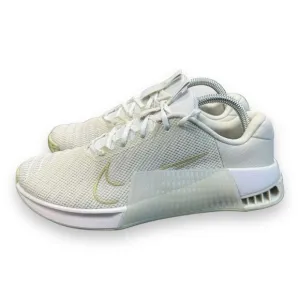 Nike Womens Sz 6 Metcon 9 PRM Sea Glass/Gold Star Basketball FJ1571 001