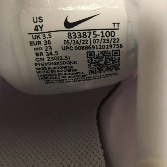 Nike Youth Presto Big Kids Size 4Y Shoes, White
