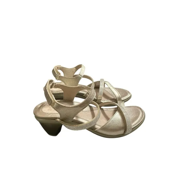 Noat Women'sInnovate Sandals Size EU 36/ US 5.5-6 Radiant Gold Leather