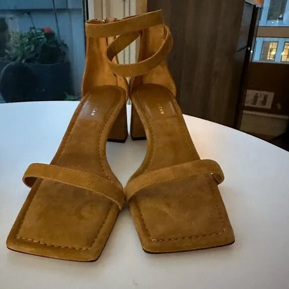 NWB Good American Block Heel Square Toe Sandals in Amber, Size 10