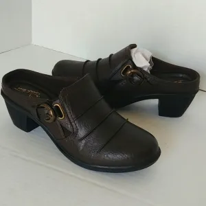 NWOB Easy Street Slip On Clog Shoes Comfort Wave Dark Brown Womens Size 7.5 M