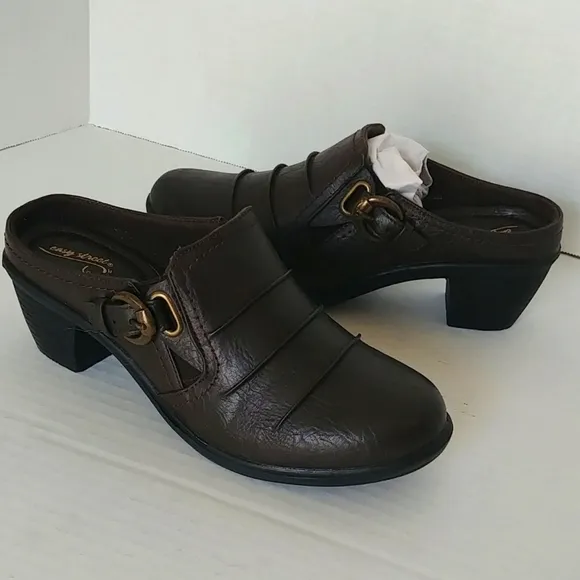 NWOB Easy Street Slip On Clog Shoes Comfort Wave Dark Brown Womens Size 7.5 M