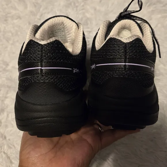 NWOT GRAVITY DEFYER MIGHTY WALK SNEAKERS FOR WOMEN'S BLACK/PURPLE  SIZE 6.5