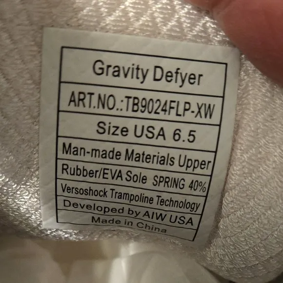 NWOT GRAVITY DEFYER MIGHTY WALK SNEAKERS FOR WOMEN'S BLACK/PURPLE  SIZE 6.5