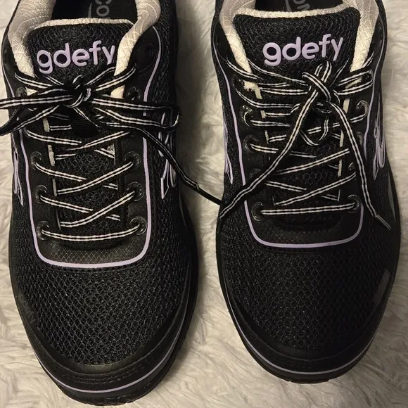 NWOT GRAVITY DEFYER MIGHTY WALK SNEAKERS FOR WOMEN'S BLACK/PURPLE  SIZE 6.5