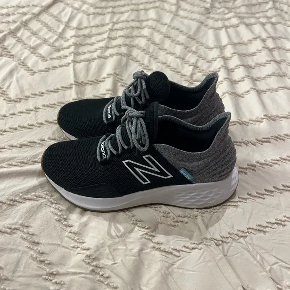NWOT New Balance Black and Gray Sneakers