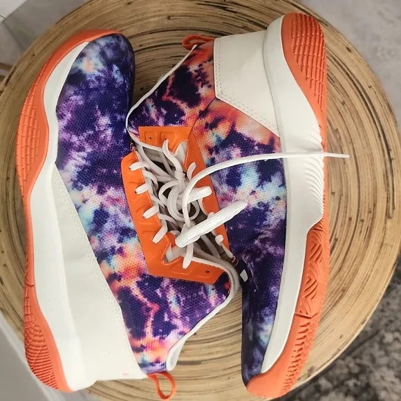 NWOT Nike Moolan Kicks Vibrant Tie-Dye Sneakers with Orange Accents. Size 9