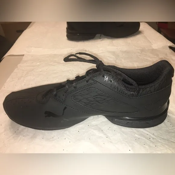 NWOT PUMA Men’s Tazon Black Sneakers - Size 12