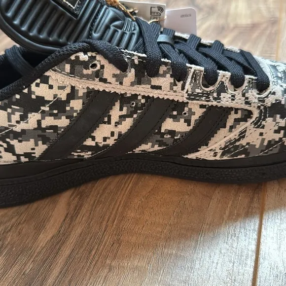 NWT!  Adidas Busenitz Pro Tennis Skateboard Sneakers Men’s Size 9.5