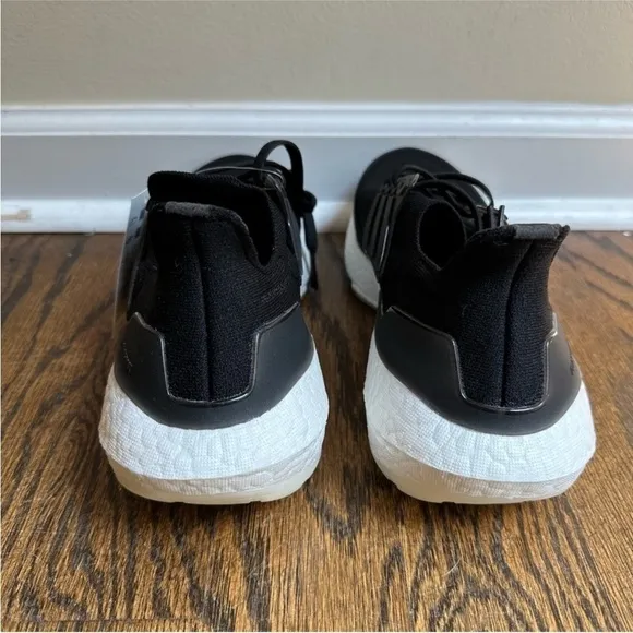 NWT Adidas Ultraboost 21 Sneakers Black White FY0378 Men’s 8