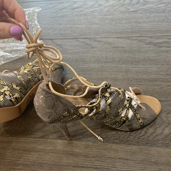 NWT BURJU Shoes Vaneno Open Toe Lace Up Stiletto Heeled Sandals | Size 11