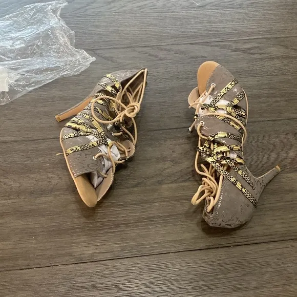 NWT BURJU Shoes Vaneno Open Toe Lace Up Stiletto Heeled Sandals | Size 11