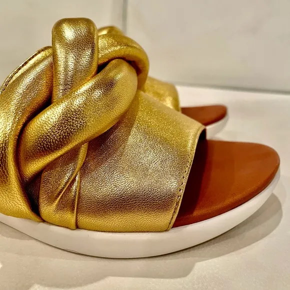 NWT FitFlop gold REAL leather Artisan FITFLOP braid front knot slides podiatric