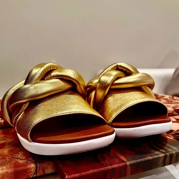NWT FitFlop gold REAL leather Artisan FITFLOP braid front knot slides podiatric