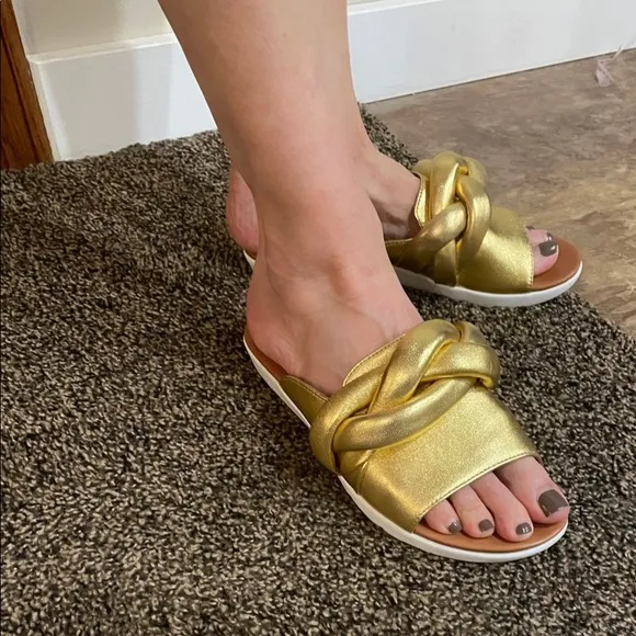 NWT FitFlop gold REAL leather Artisan FITFLOP braid front knot slides podiatric