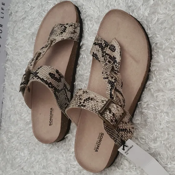 NWT Footbed Sandals