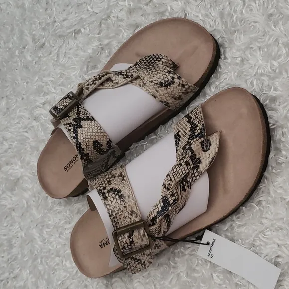 NWT Footbed Sandals