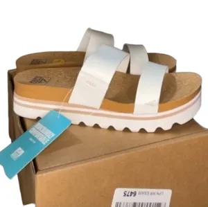 NWT IOB Reef Cushion Vista Hi White Slide Cork Sandals Womens 10 Vegan