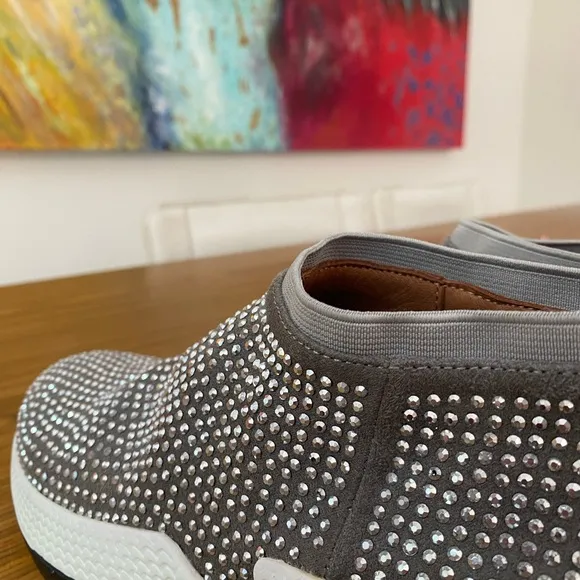 NWT L'amour Des Pieds Cushioned Sneakers For Women