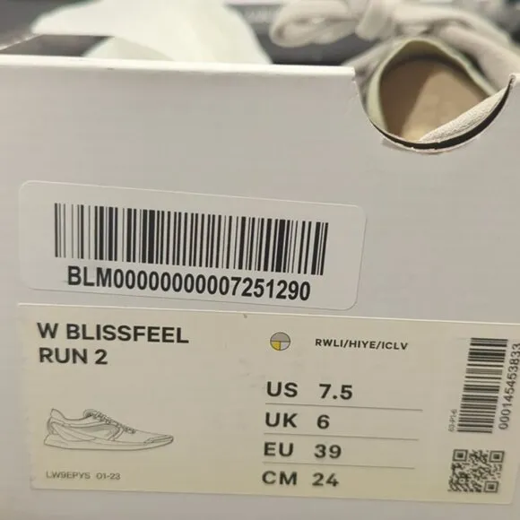 NWT Lululemon Blissfeel 2 Running Shoe Raw Linen / Highlight Yellow / Iced Laven