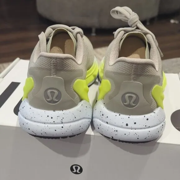 NWT Lululemon Blissfeel 2 Running Shoe Raw Linen / Highlight Yellow / Iced Laven