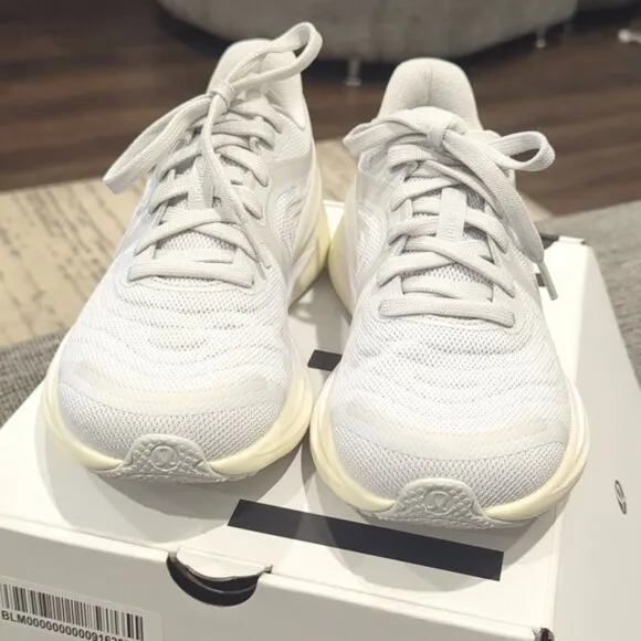 NWT Lululemon Blissfeel 2 Womens Running Shoe Vapor / White / Lemon Sorbet
