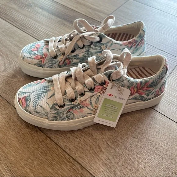NWT Taos 6.5 Black Tropical Hawaiian Floral Plim Soul Sneakers $110