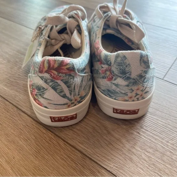NWT Taos 6.5 Black Tropical Hawaiian Floral Plim Soul Sneakers $110