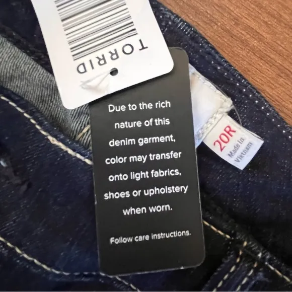 NWT torrid Womens dark wash slim boot cut denim jeans 20R regular