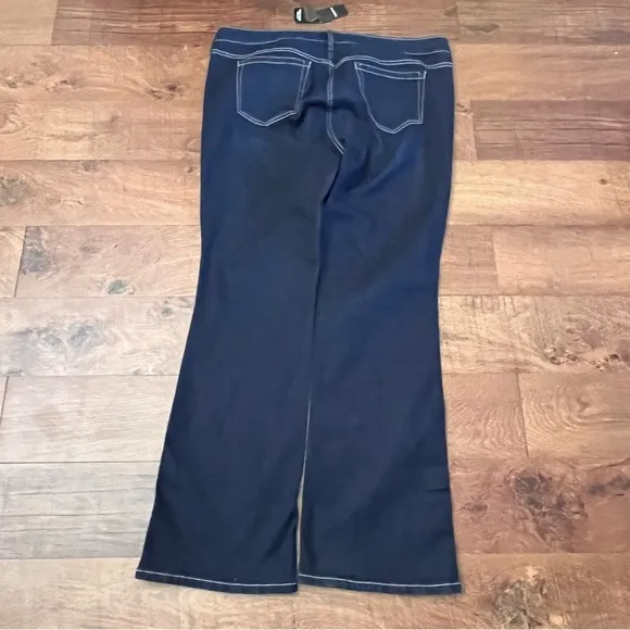 NWT torrid Womens dark wash slim boot cut denim jeans 20R regular