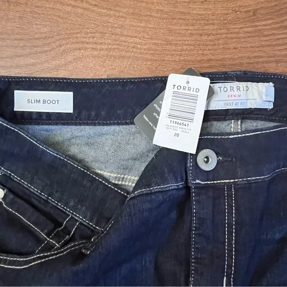 NWT torrid Womens dark wash slim boot cut denim jeans 20R regular