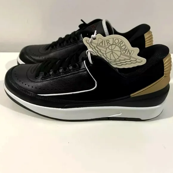 NWT Women's Jordan AJ2 Retro Low Sneakers