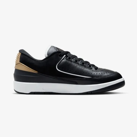NWT Women's Jordan AJ2 Retro Low Sneakers