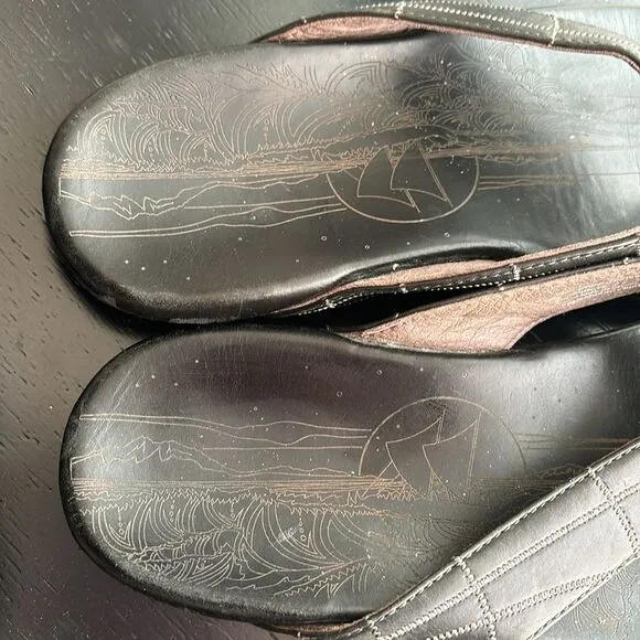 Olukai Men’s Hokule'a Kia leather black Sandals flip flops size 13 EUC!